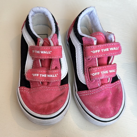 Toddler Girl Sneaker Shoes - Picture 2 of 5